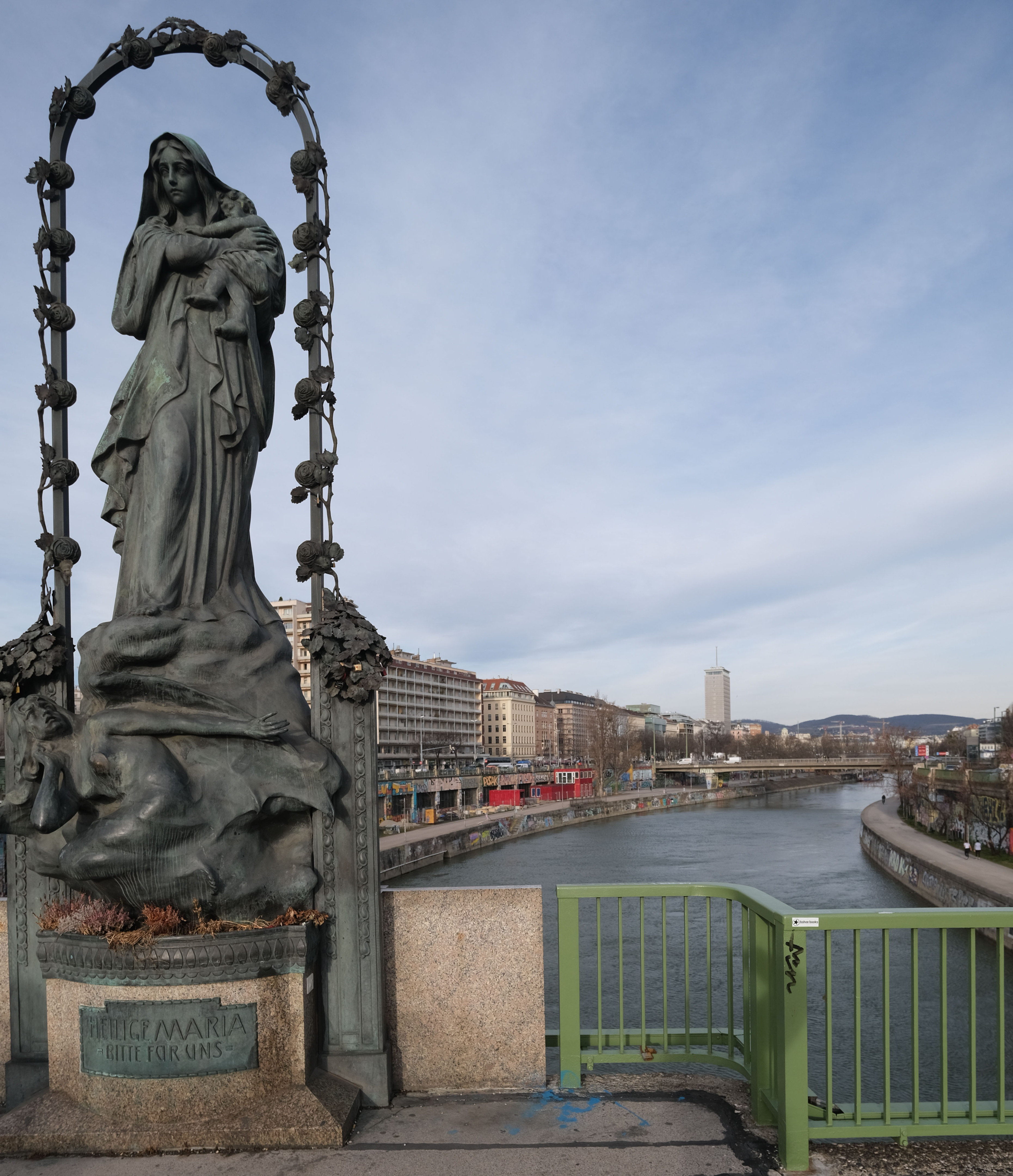 Urbane Zwischennutzung - Urban Tribes, Wien 1, Ausblick von der Marienbrücke